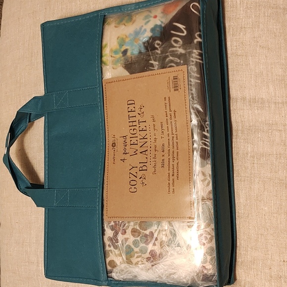 COZY WEIGHTED BLANKET - Picture 7 of 11